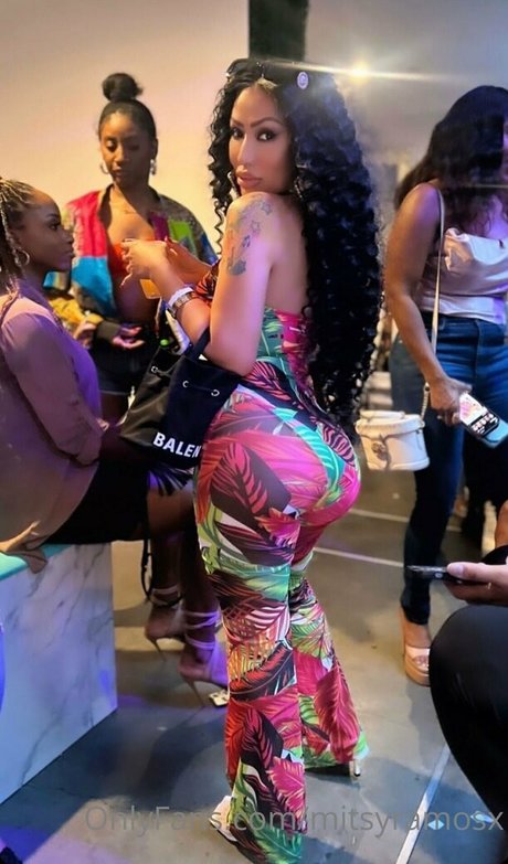 mitsyramosx nude model img