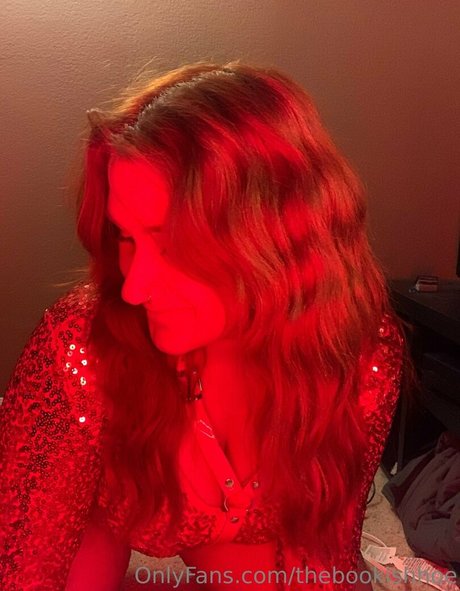 thebookishhoe model sexy pic