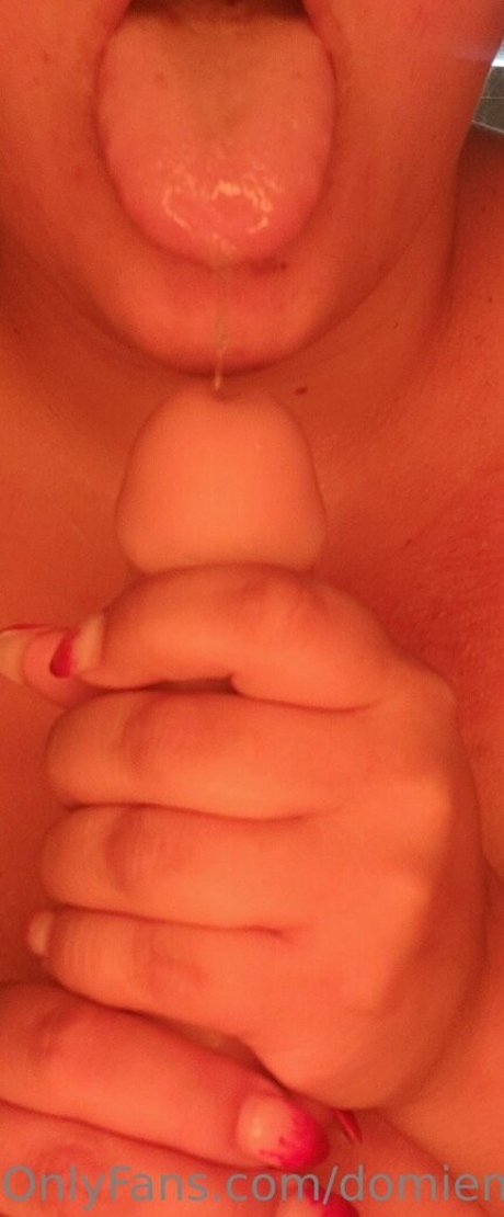 domiemomie porn model pic