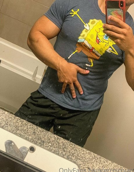 grrrrrryan hot actress pic