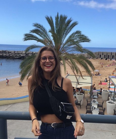 Nina Joy porn model images