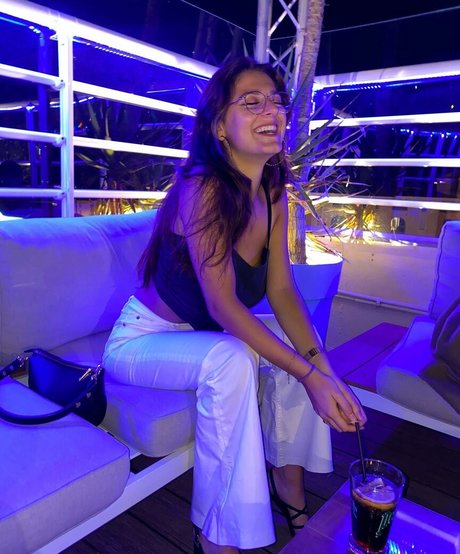 Nina Joy porn model image