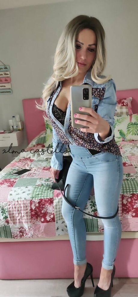 Alma Castillo pornstar naked images