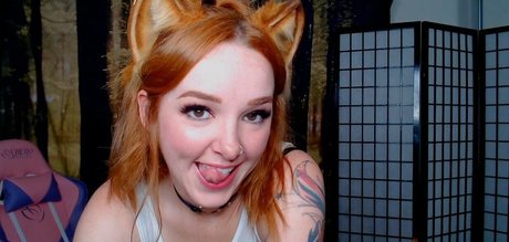 lilyevansfree pretty actress image