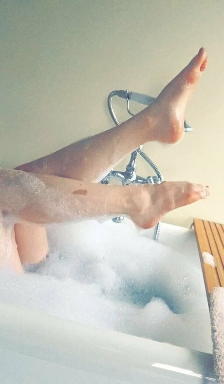 lilyevansfree nudes star gallery