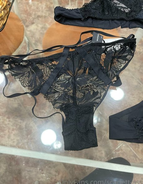 scarlett ass top model images