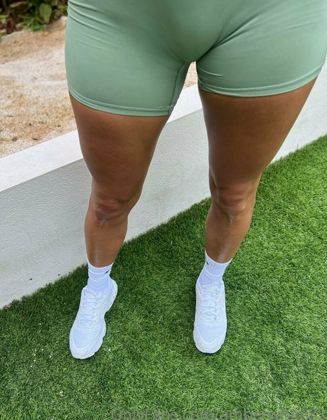 Amberwhite83 sex model photo