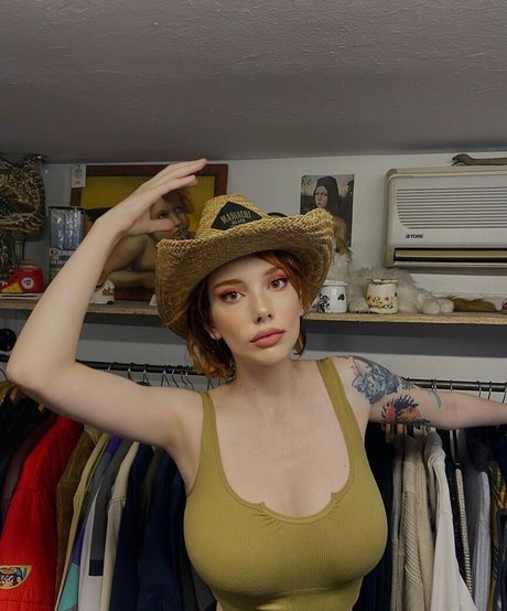 anthealefteria model images