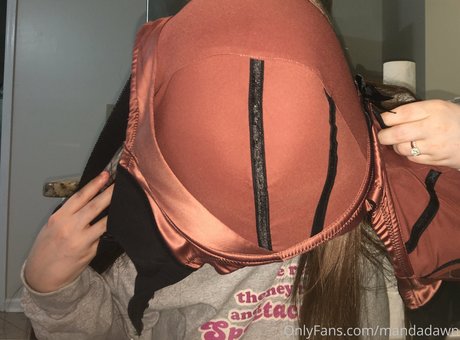 mandadawn nude star pictures