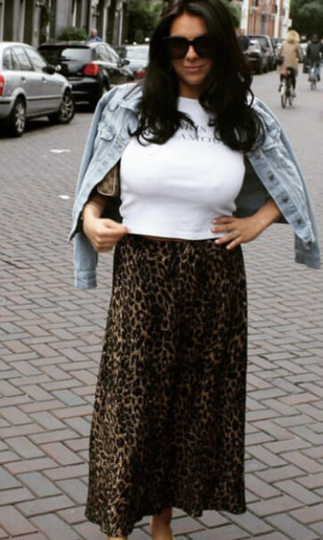 big tits brunette onlyfans free nude galleries