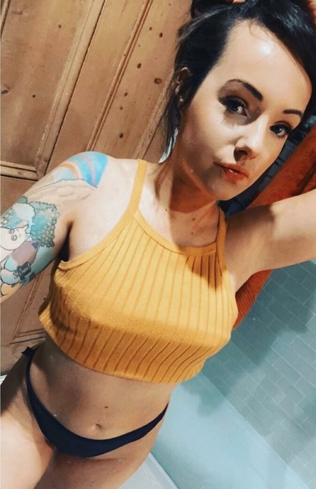 Maisey Brooks model perfect pic