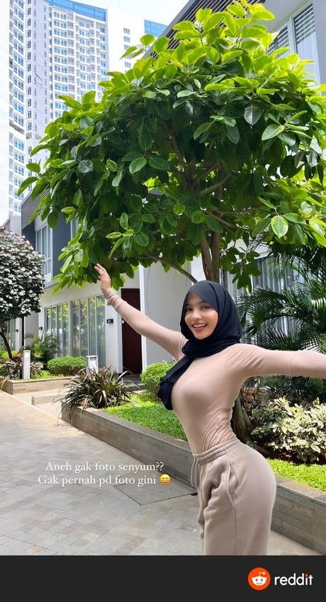 oklinfia erotic star img