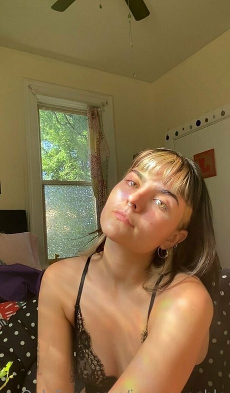 ines capable pretty model pics