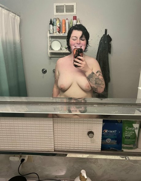 ghouliecunt nude actress galleries