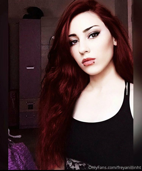 freyanillinht hot pornstar pic