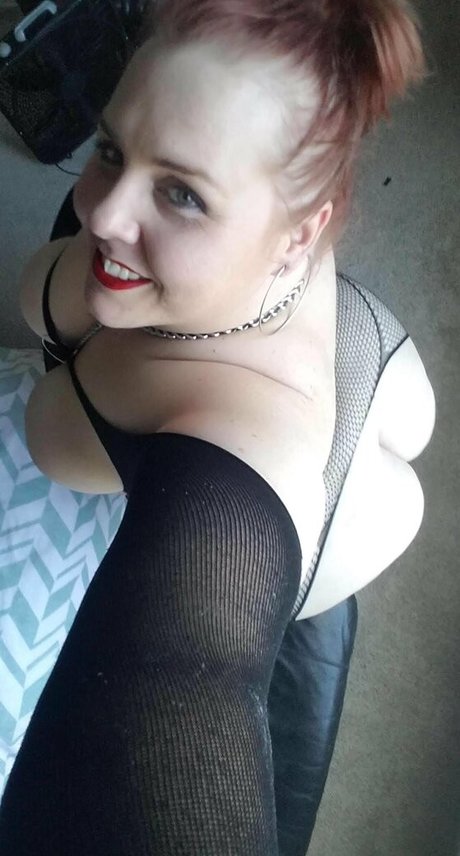 bbw4red20 best model pics