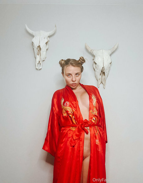 leeloo luv high quality actress pic