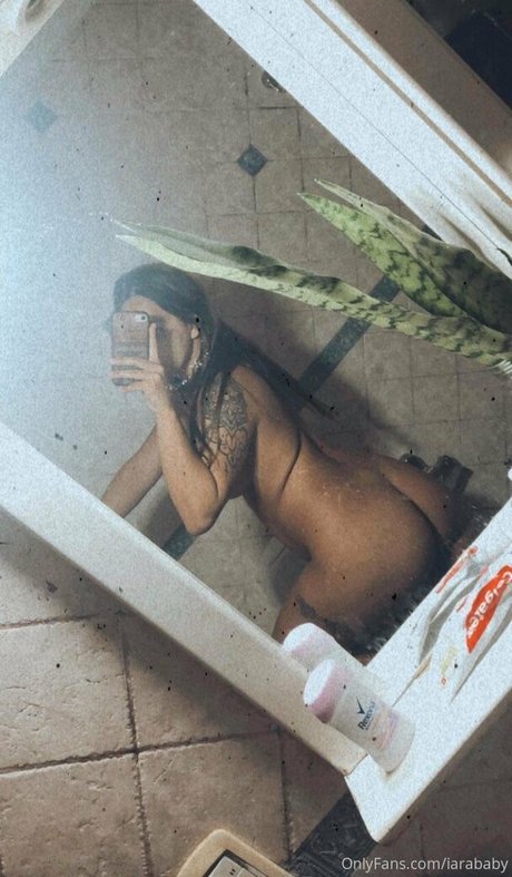 sweet iara model hd photo