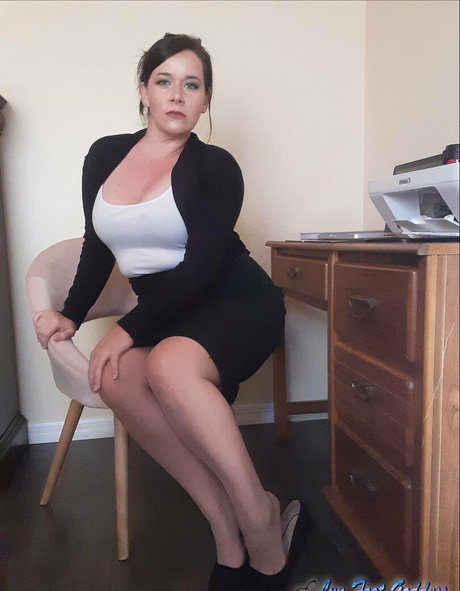 lynfootgoddess free actress img