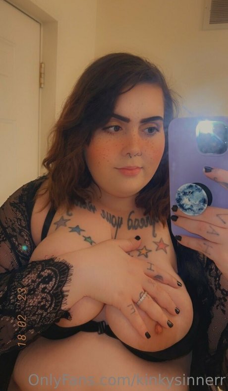 kinkysinnerr model adult photos