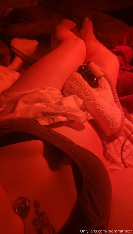 mommithiccc star adult photo