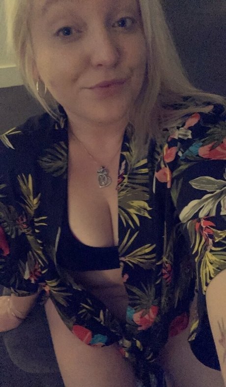 mommithiccc exclusive pornstar images