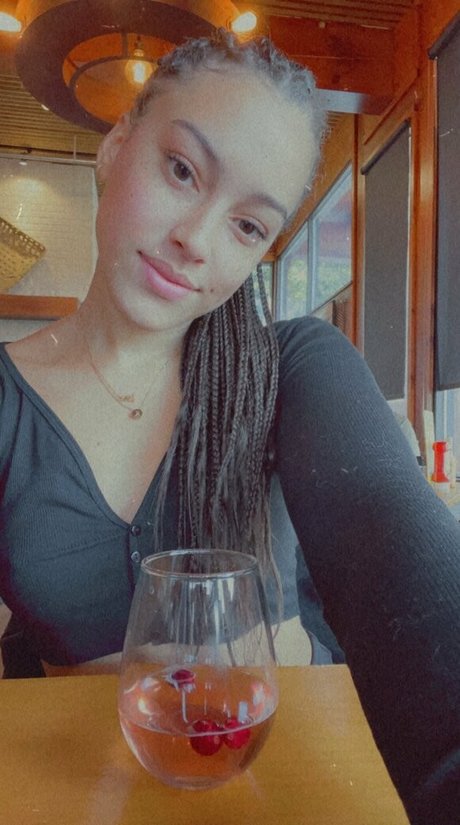 Kori Robinson star high quality photos