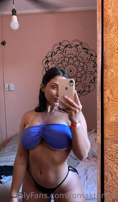 romakromm adult model pic