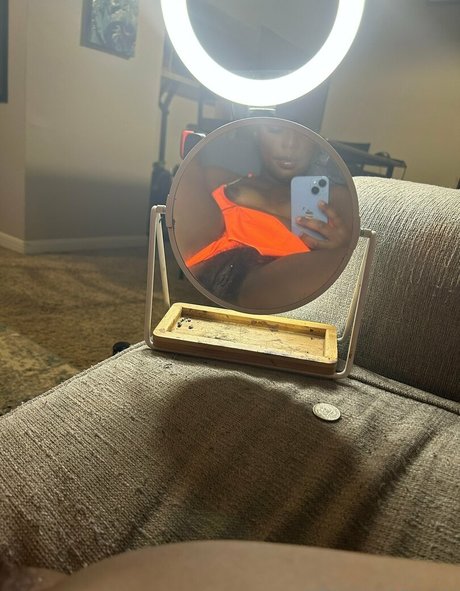 armilann xxx model img