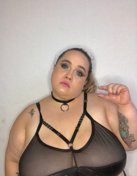 moongentle adult model pic