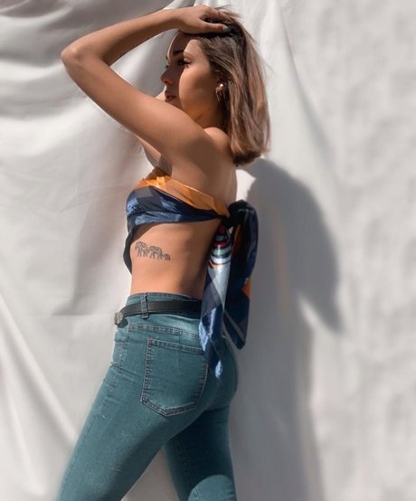 agusdigri nude actress img