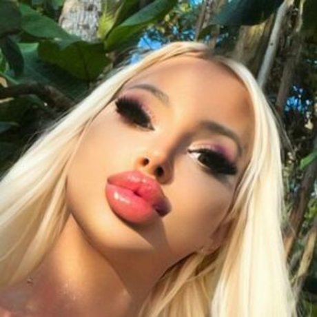 Russian Bomba Tut star art photo