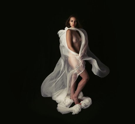 Nikol Lemme star nice image