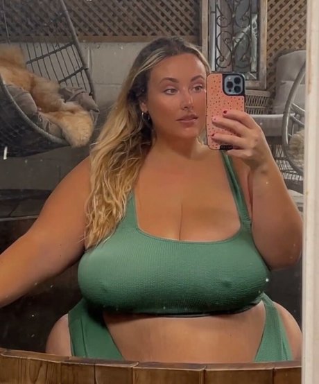 juiceefruitee model adult pics