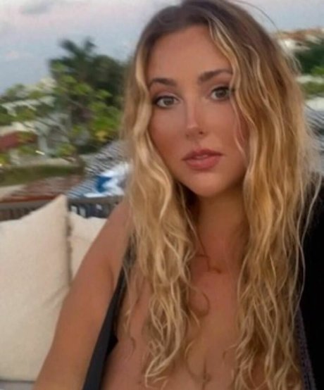 juiceefruitee Photo Gallery