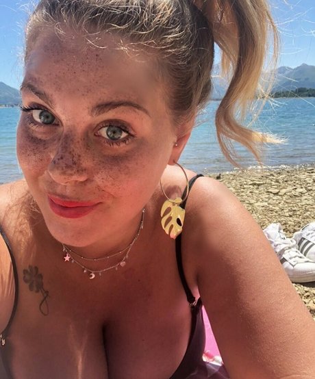 shemale fucks girl onlyfans nude pics