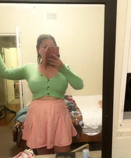 small onlyfans beautiful naked pic