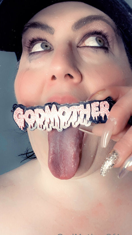 godmotherofassfree pornstar naked img
