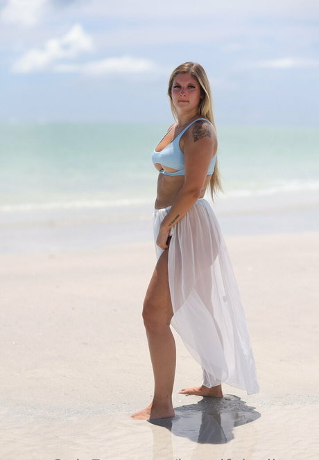 hotwifelexilovex naked actress galleries