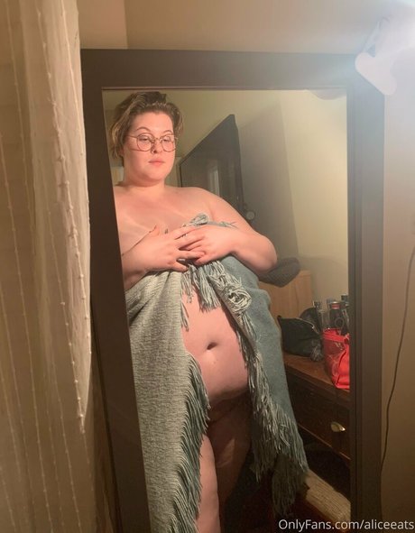 aliceeats porn model image