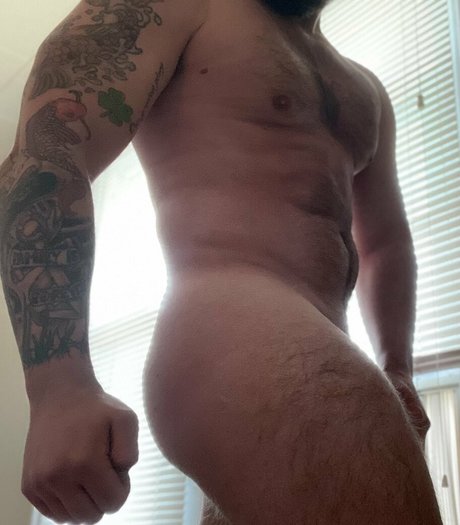 thecavemanxxx star naked photos