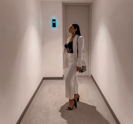 hairy vagina onlyfans beautiful picture