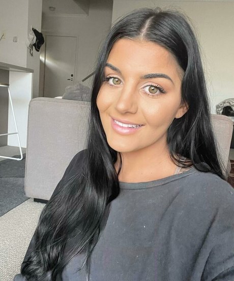 Jesy Lee pornstar sexy photos