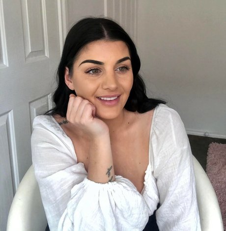 Jesy Lee star erotic gallery