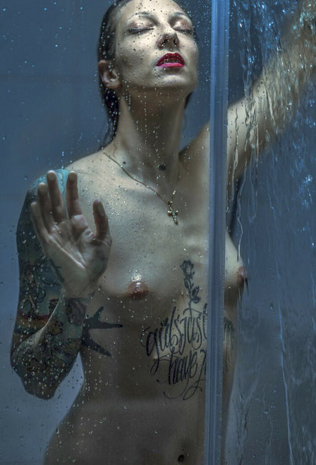 naked onlyfans erotic images