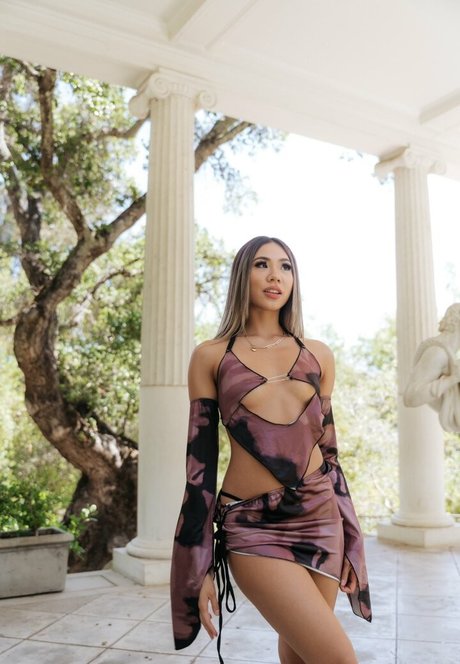 Elizaachar pretty model archive