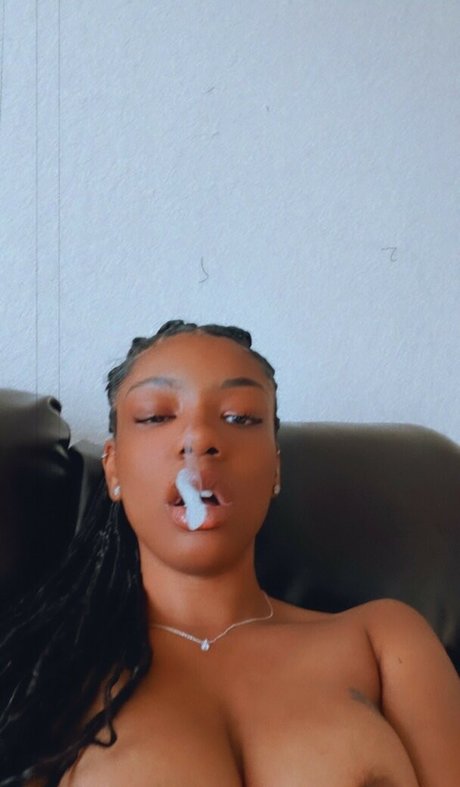 Skulltapz nudes model archive