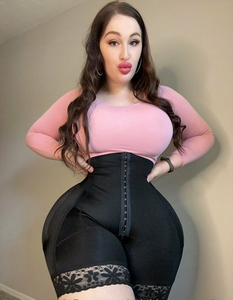 thickbunnylexifree hd model image