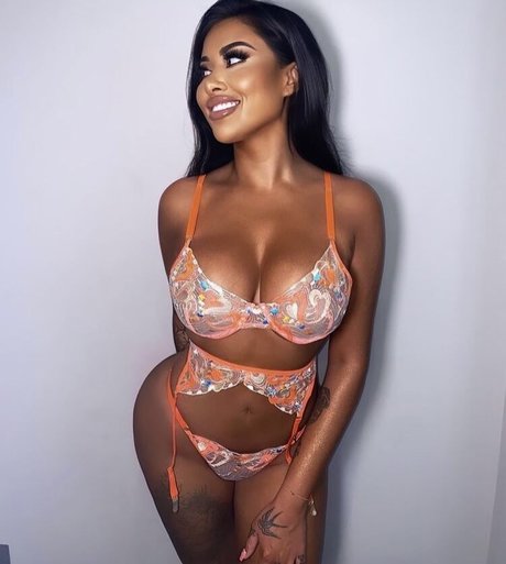 small onlyfans erotic photo