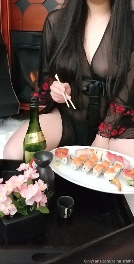 raina traina sex actress img